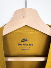 Load image into Gallery viewer, Nike T-shirt (S)