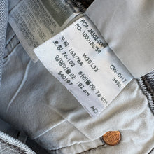 Load image into Gallery viewer, Levi’s 501s W30 L32