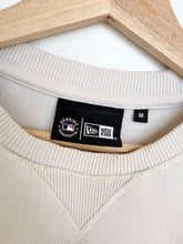 Load image into Gallery viewer, MLB New York Yankees Sweatshirt (M)