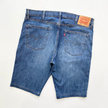 Load image into Gallery viewer, Levi’s 511 Shorts W38
