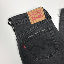 Load image into Gallery viewer, Levi’s 501s Jeans W28 L28