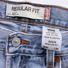 Load image into Gallery viewer, Levi’s 505 Jeans W34 L34