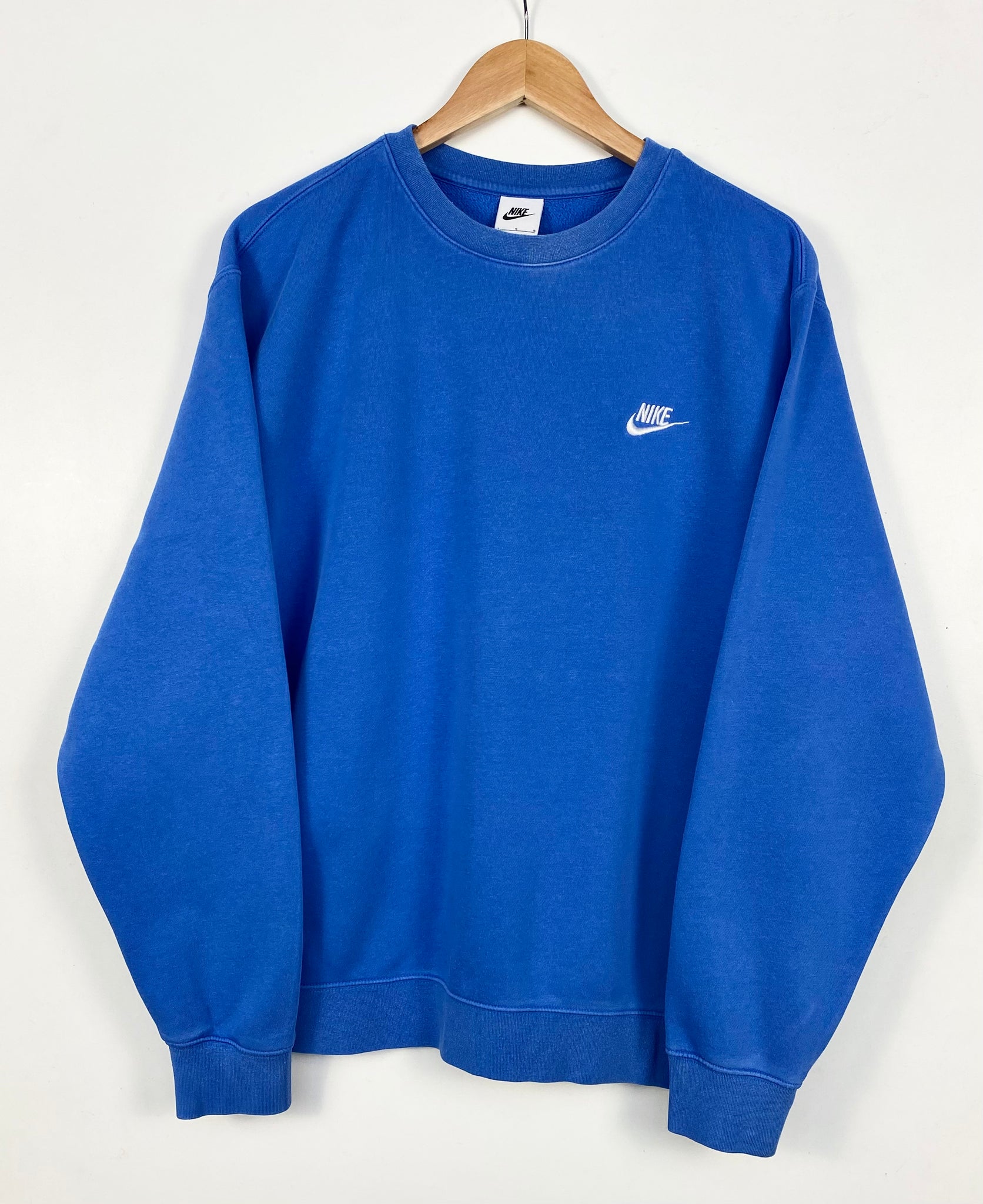 Red and blue nike sweater hotsell
