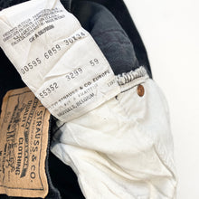 Load image into Gallery viewer, 90s Levi’s 595 Cords W30 l28