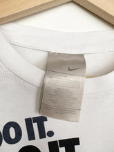 Load image into Gallery viewer, 00s Nike T-shirt (M)