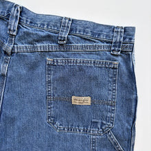 Load image into Gallery viewer, Wrangler Carpenter Shorts W40