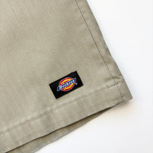 Load image into Gallery viewer, Dickies Shorts W32