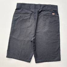 Load image into Gallery viewer, Dickies Shorts W32