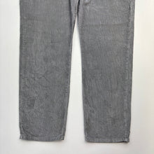 Load image into Gallery viewer, 90s Levi’s 505 Cords W38 L32