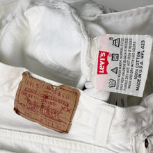 Load image into Gallery viewer, 90s Levi’s 501 W32 L30 - Made in USA