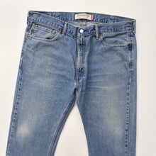 Load image into Gallery viewer, Levi’s 505 Jeans W38 L28