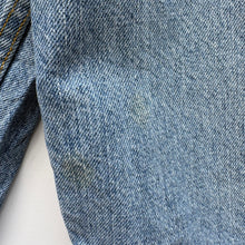 Load image into Gallery viewer, Levi’s 550 Shorts W32