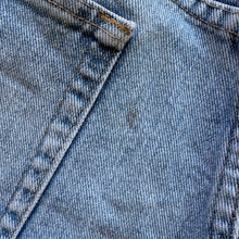 Load image into Gallery viewer, Wrangler Denim Shorts W36