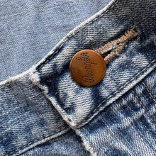 Load image into Gallery viewer, Wrangler Carpenter Shorts W40