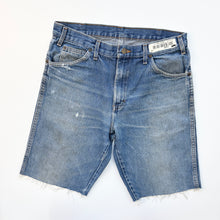 Load image into Gallery viewer, Dickies Cut Off Denim Shorts W33