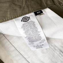 Load image into Gallery viewer, Dickies Cargo Shorts W34