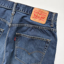 Load image into Gallery viewer, Levi’s 569 Shorts W34