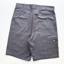 Load image into Gallery viewer, Dickies Shorts W34