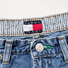 Load image into Gallery viewer, 90s Tommy Hilfiger Denim Shorts W28