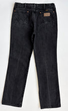 Load image into Gallery viewer, Wrangler Jeans W35 L34