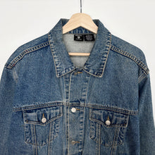 Load image into Gallery viewer, 90s Warner Brothers Cartoon Denim Jacket (M)