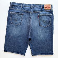 Load image into Gallery viewer, Levis 569 Denim Shorts W42