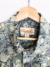 Load image into Gallery viewer, 90s Crazy Print Shirt (XL)