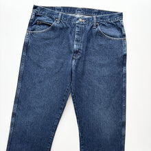 Load image into Gallery viewer, Wrangler Jeans W38 L29