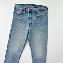 Load image into Gallery viewer, Women Levi’s Cropped Jeans W28 L25