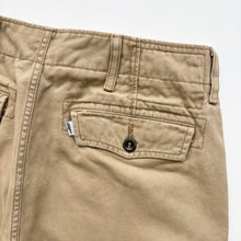 Load image into Gallery viewer, Levi’s Cargo Shorts W30