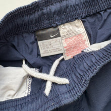 Load image into Gallery viewer, 00s Nike Shorts (S)