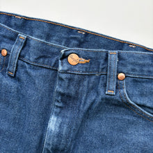 Load image into Gallery viewer, Wrangler Jeans W32 L36