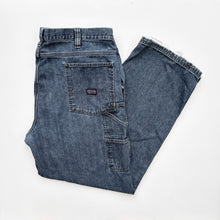 Load image into Gallery viewer, Wrangler Carpenter Jeans W40 L32