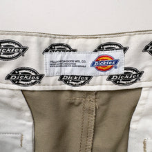 Load image into Gallery viewer, Dickies Shorts W32
