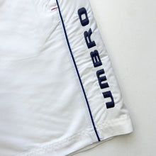 Load image into Gallery viewer, 00s Umbro Shorts (M)