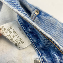Load image into Gallery viewer, Wrangler Jeans W36 L32