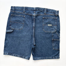 Load image into Gallery viewer, Wrangler Carpenter Shorts W44