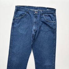 Load image into Gallery viewer, Wrangler Jeans W36 L30