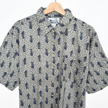 Load image into Gallery viewer, 90s Crazy Print Shirt (L)