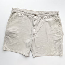 Load image into Gallery viewer, Carhartt Carpenter Shorts W44