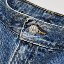 Load image into Gallery viewer, Women’s 90s Levi’s 550 Denim Shorts W29