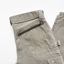 Load image into Gallery viewer, Wrangler Cargo Jeans W31 L32