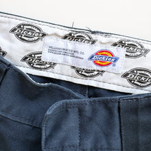 Load image into Gallery viewer, Dickies Shorts W30