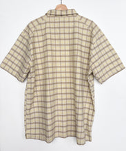 Load image into Gallery viewer, Calvin Klein Shirt (XL)