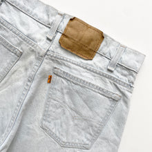 Load image into Gallery viewer, 90s Levi’s Denim Shorts W30