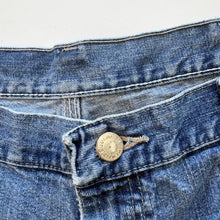 Load image into Gallery viewer, Wrangler Carpenter Shorts W40