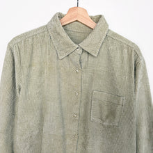 Load image into Gallery viewer, 90s Jumbo Corduroy Shirt (M)