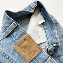 Load image into Gallery viewer, 90s Lee Denim Shorts W26