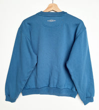 Load image into Gallery viewer, 00s Umbro Sweatshirt (S)
