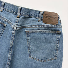 Load image into Gallery viewer, 90s Wrangler Denim Shorts W34